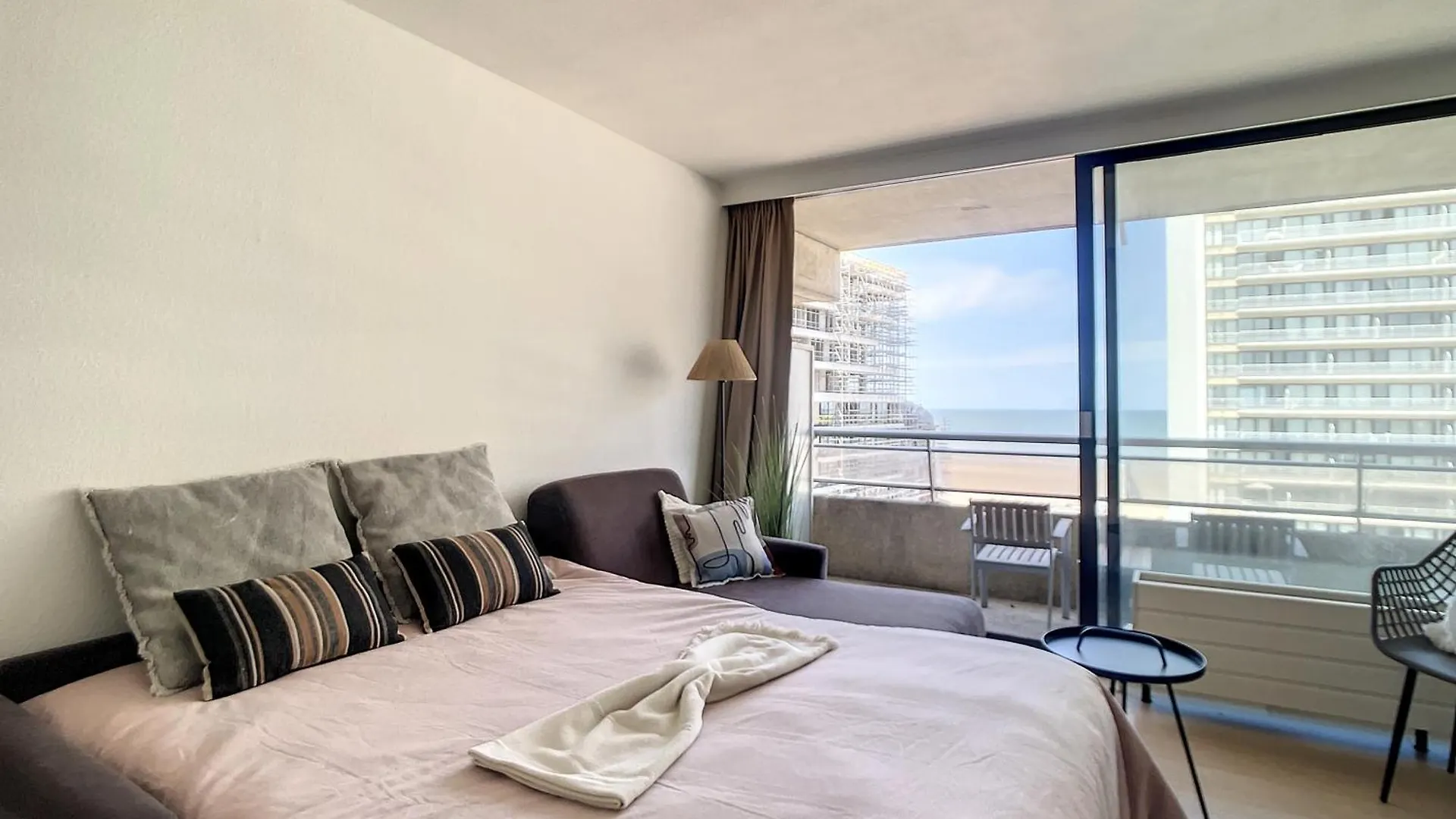 Apartament Oostende Studio Royal Ascot Q7 Met Terras En Zeezicht Op Toplocatie